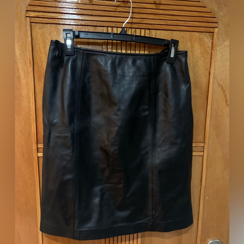 Women 100% leather skirt Size 10